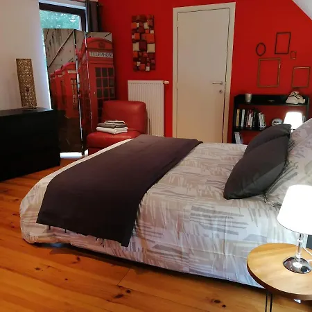 D'hote Les Volets Bleus Bed and Breakfast Ναμούρ